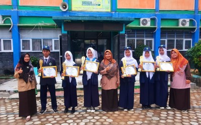 Gemilang Prestasi: MTsN 11 Indramayu Apresiasi Sang Juara Akademik 2024/2025
